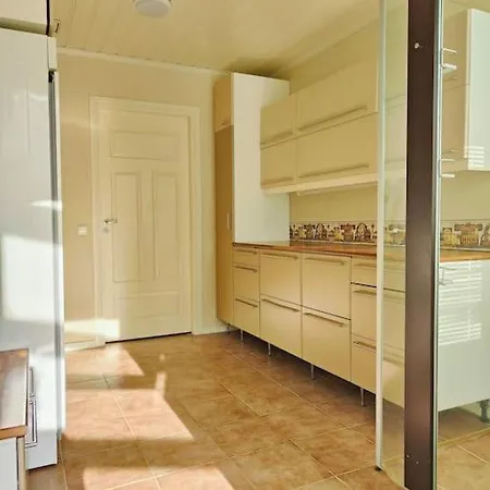 Tilava Ja Viihtyisae Talo