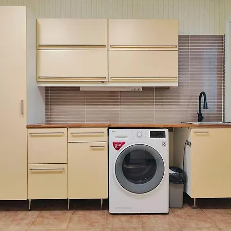 Tilava Ja Viihtyisae Talo Karleby