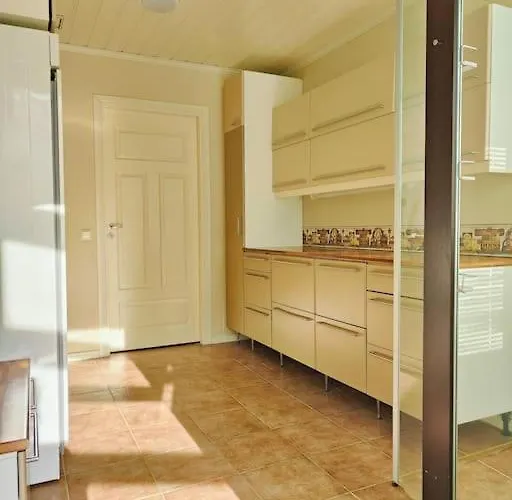 Tilava Ja Viihtyisae Talo